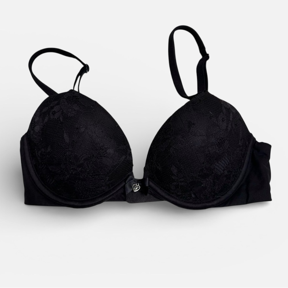 Victoria’s Secret body by victoria black lace push-up plunge bra